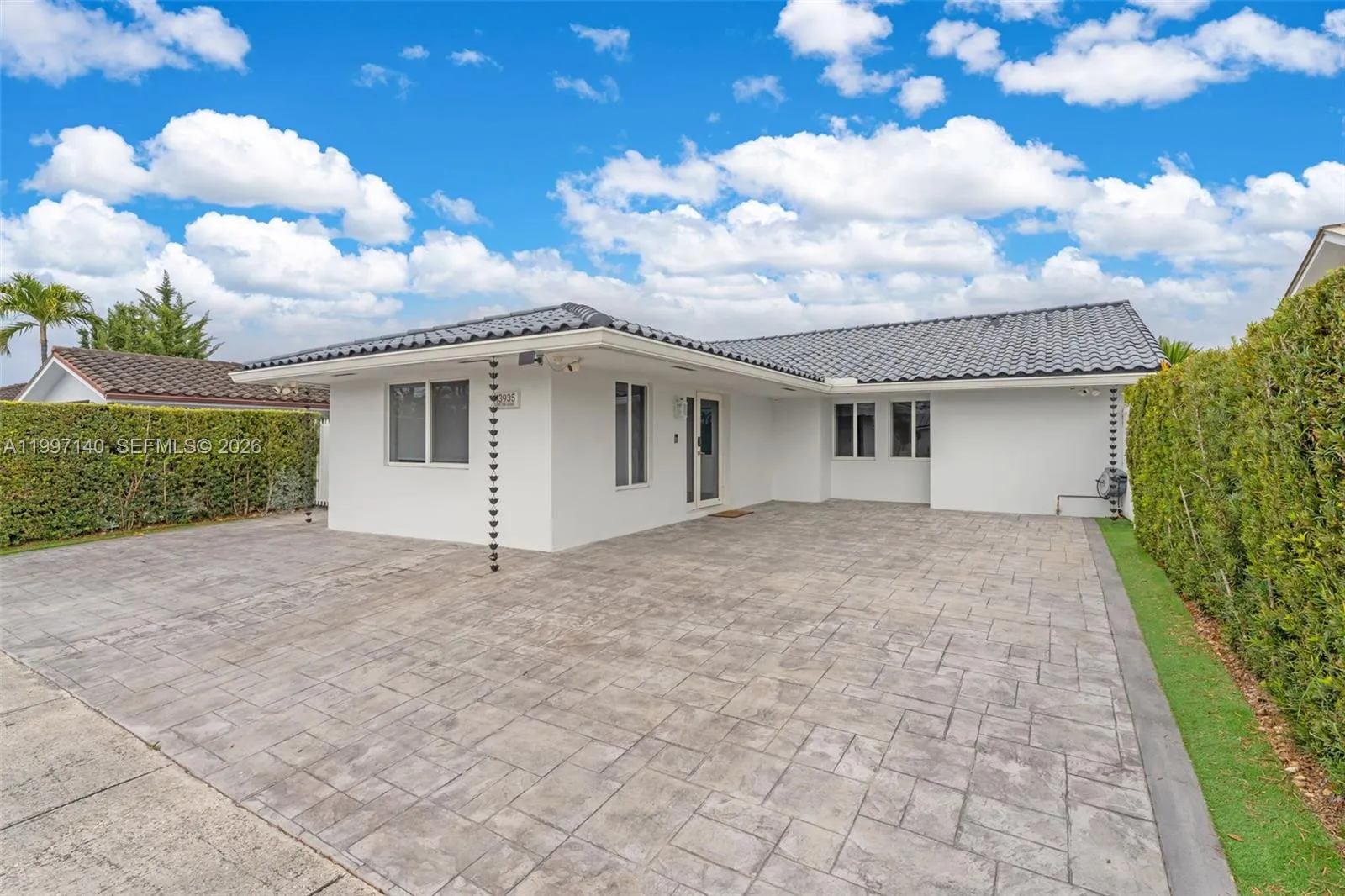 13935 SW 10th St, Miami FL 33184