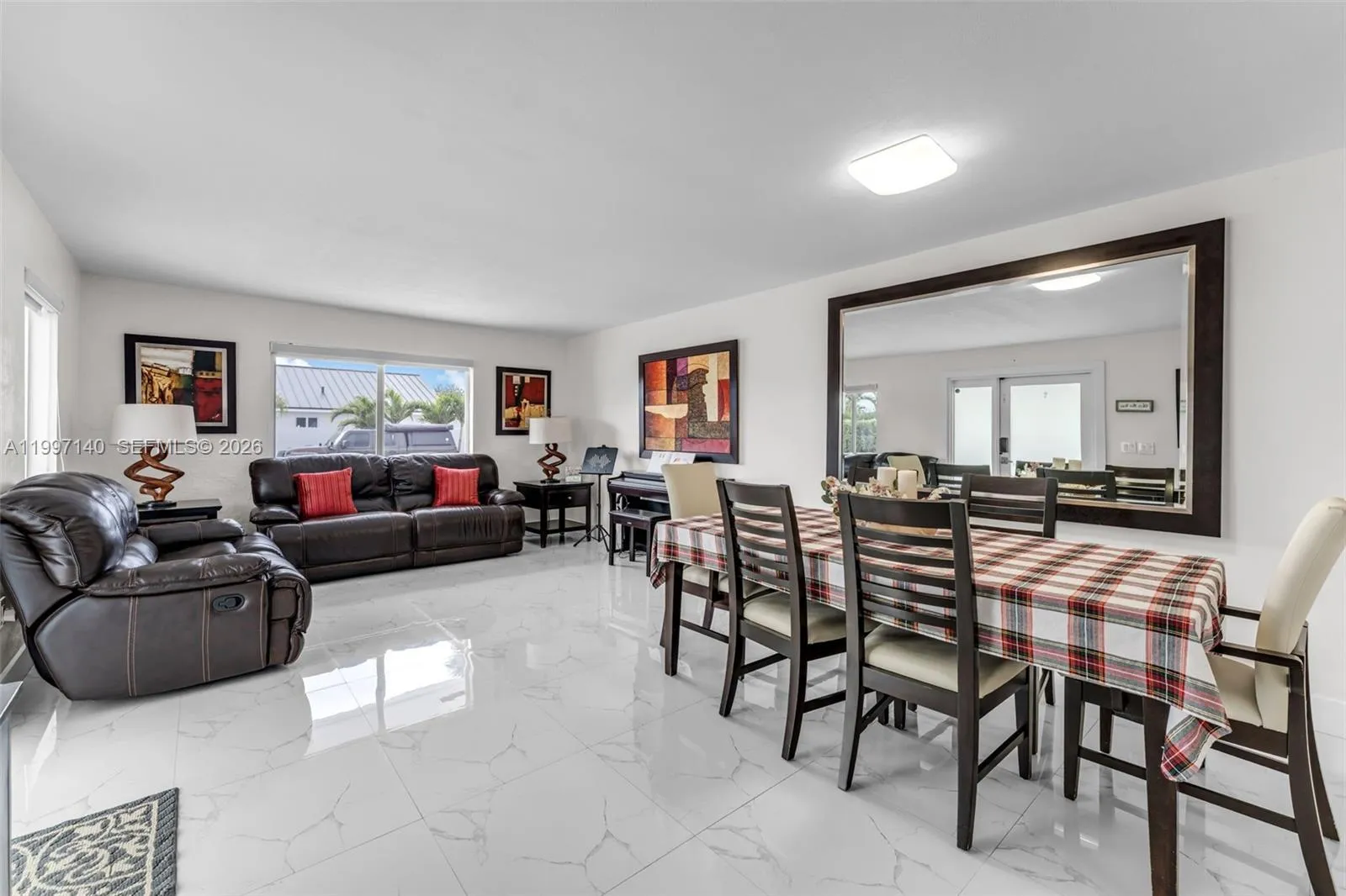 13935 SW 10th St, Miami FL 33184