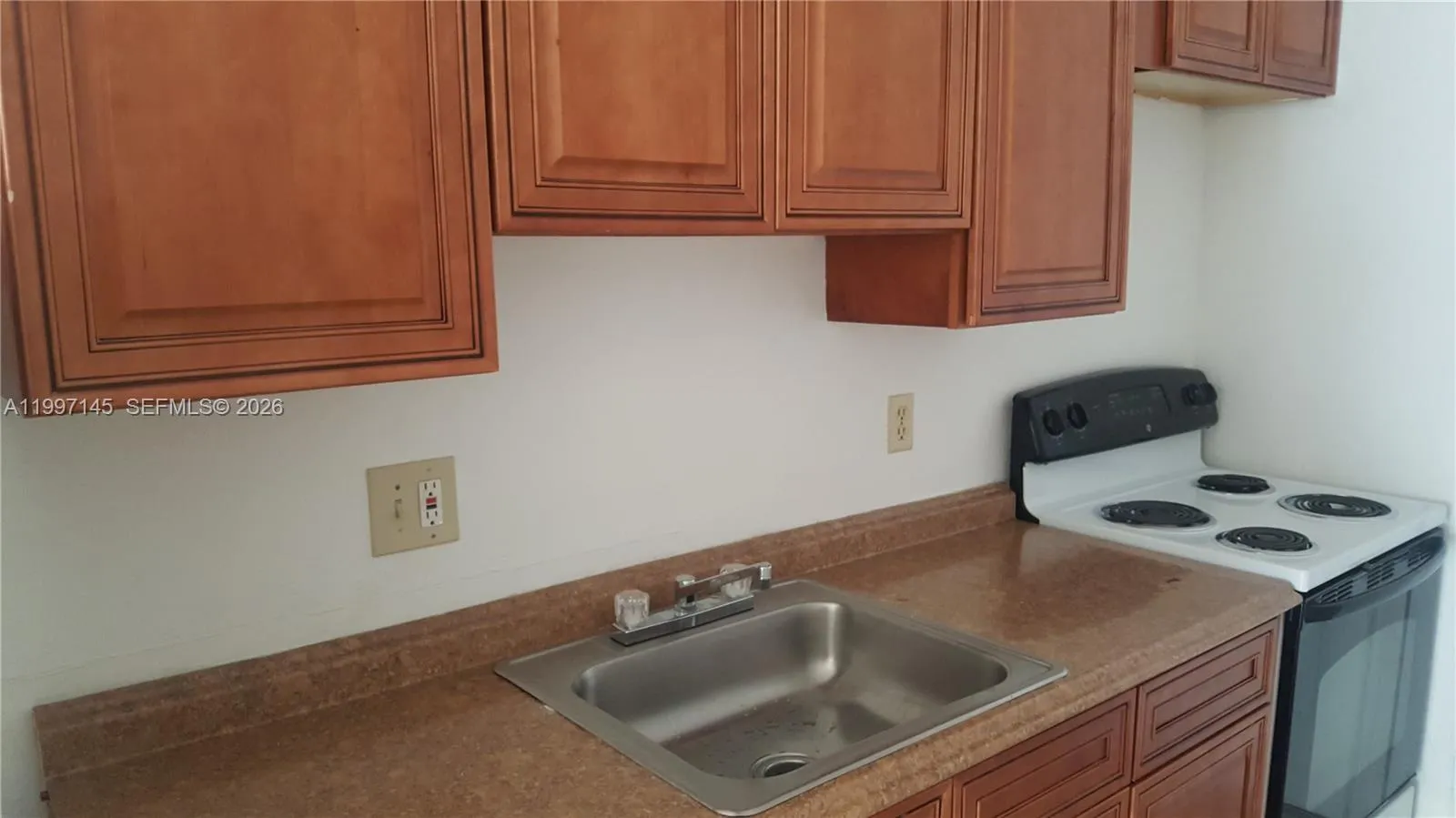 237 SW 5th St, Deerfield Beach FL 33441