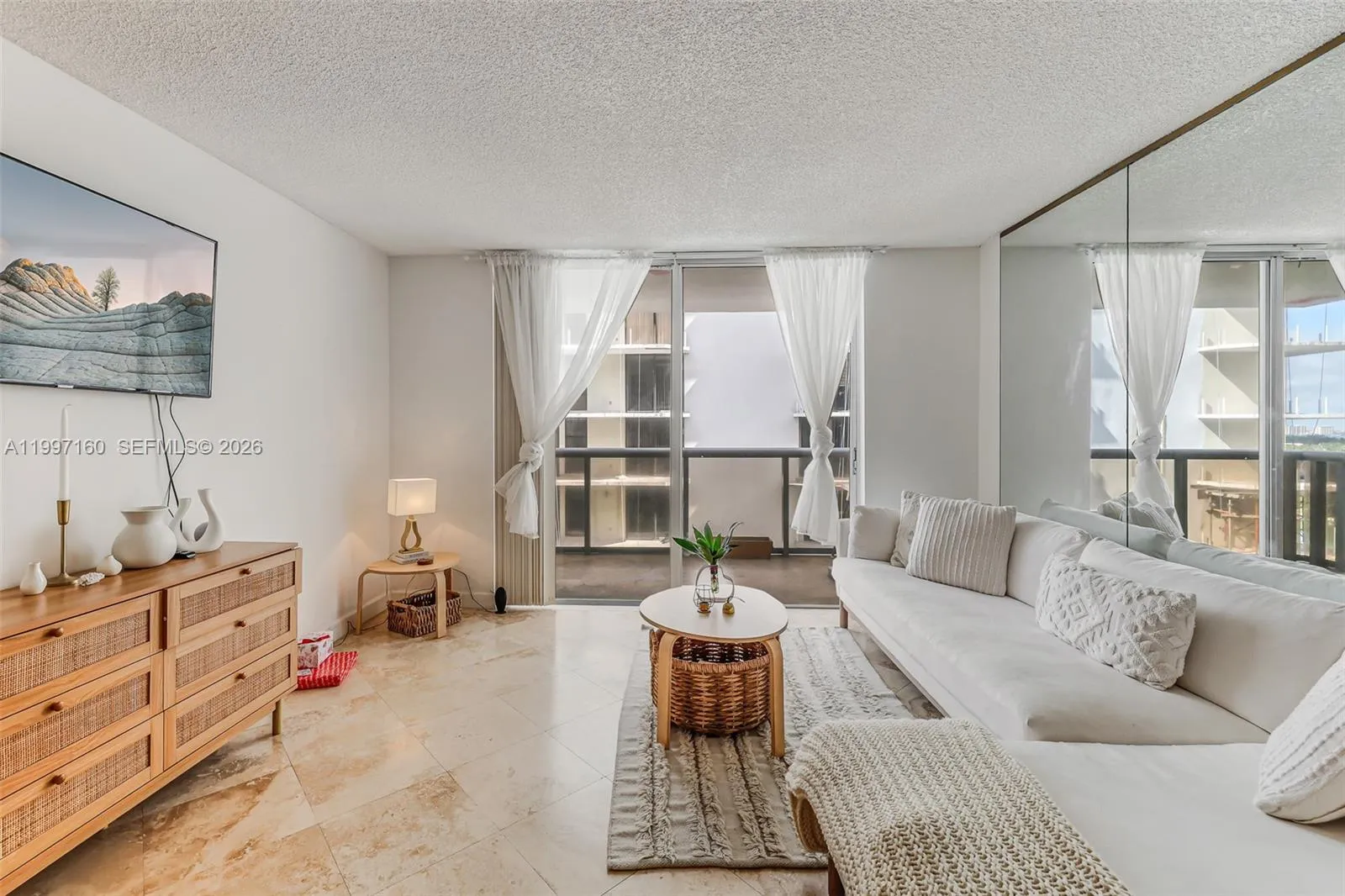 6039 Collins Ave # 1607, Miami Beach FL 33140