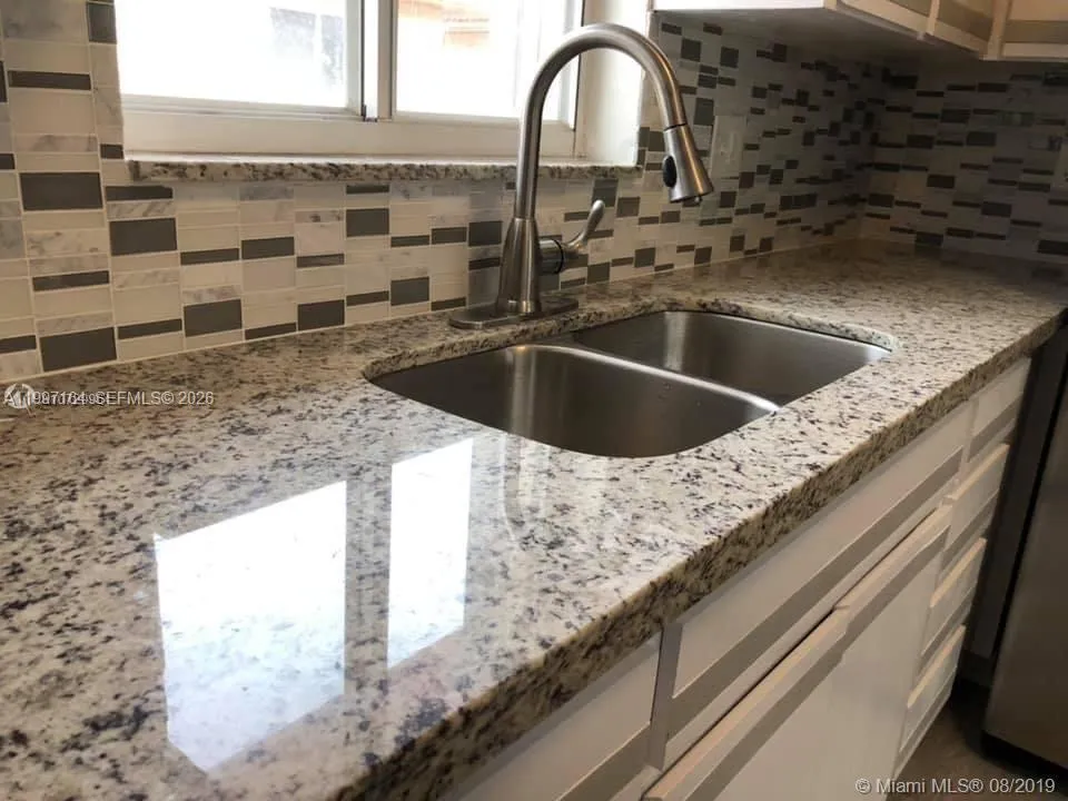 2246 W 74th St # 10, Hialeah FL 33016