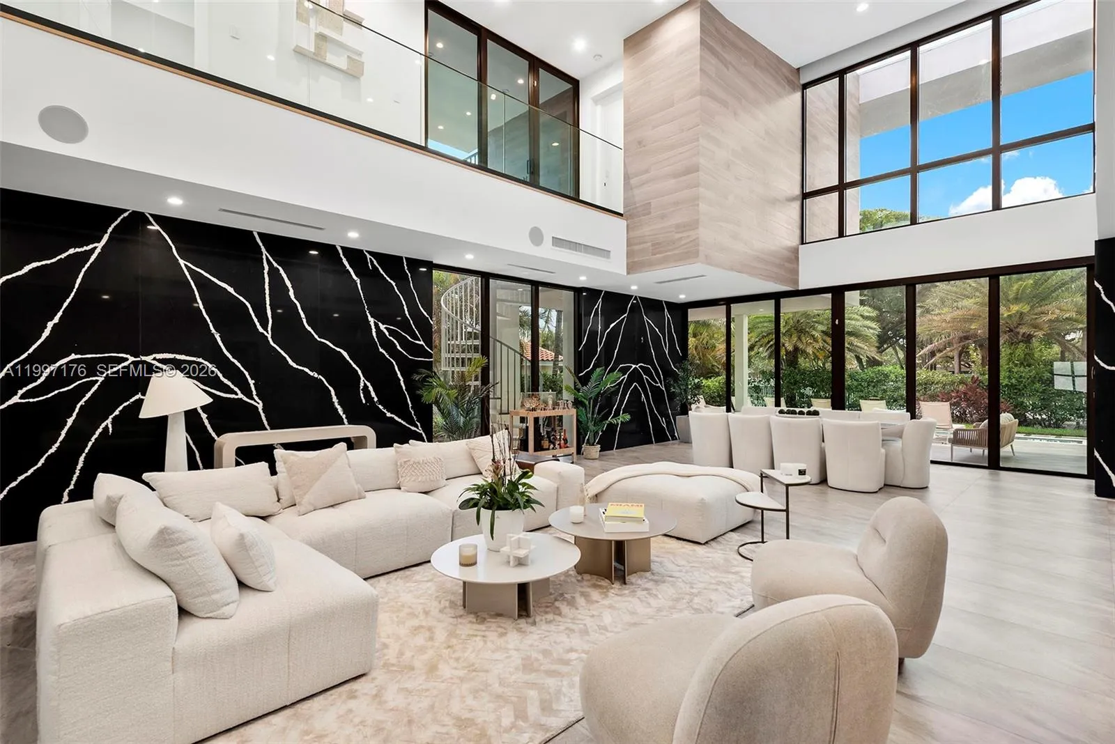 521 Holiday Dr, Hallandale Beach FL 33009