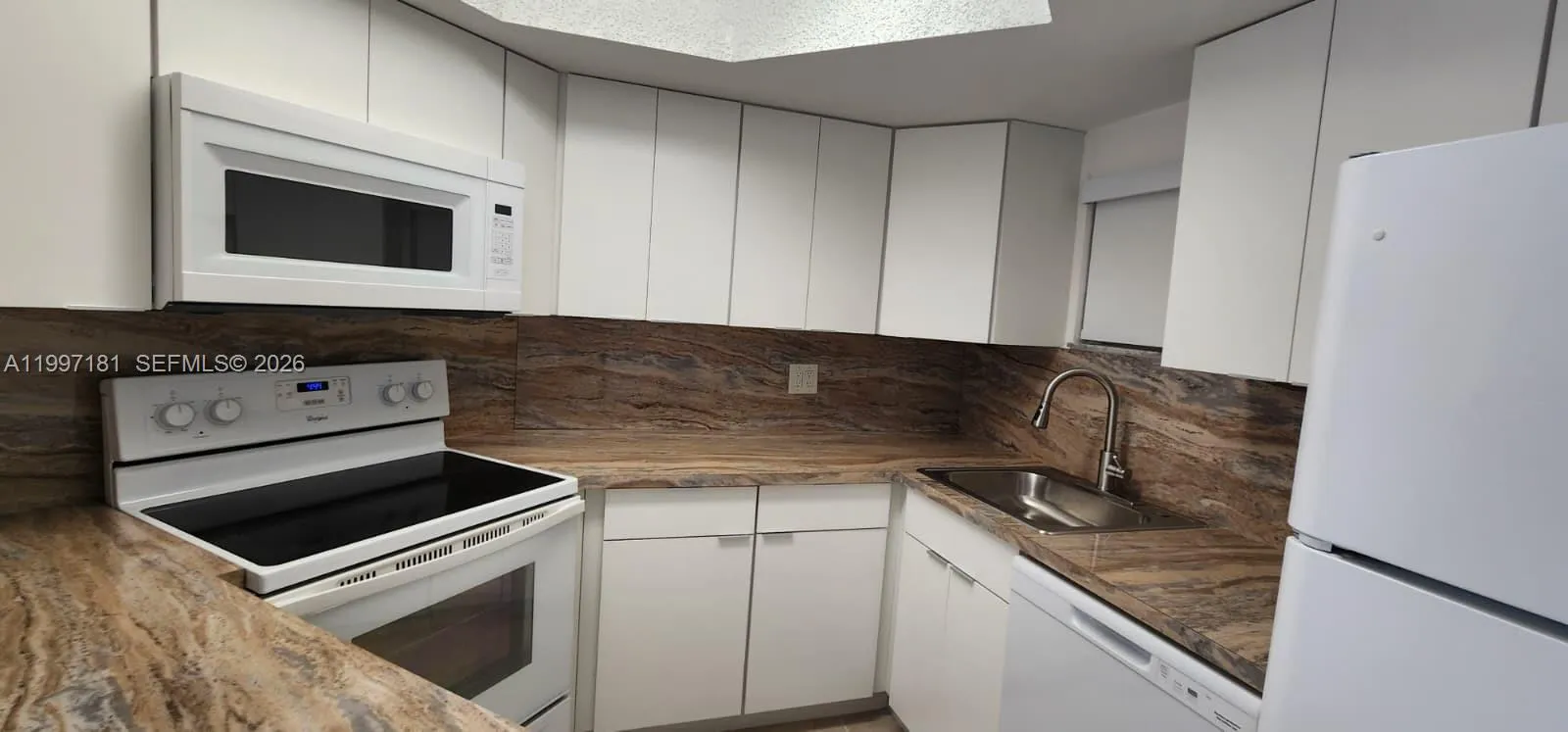 8255 Lake Dr # 405, Doral FL 33166