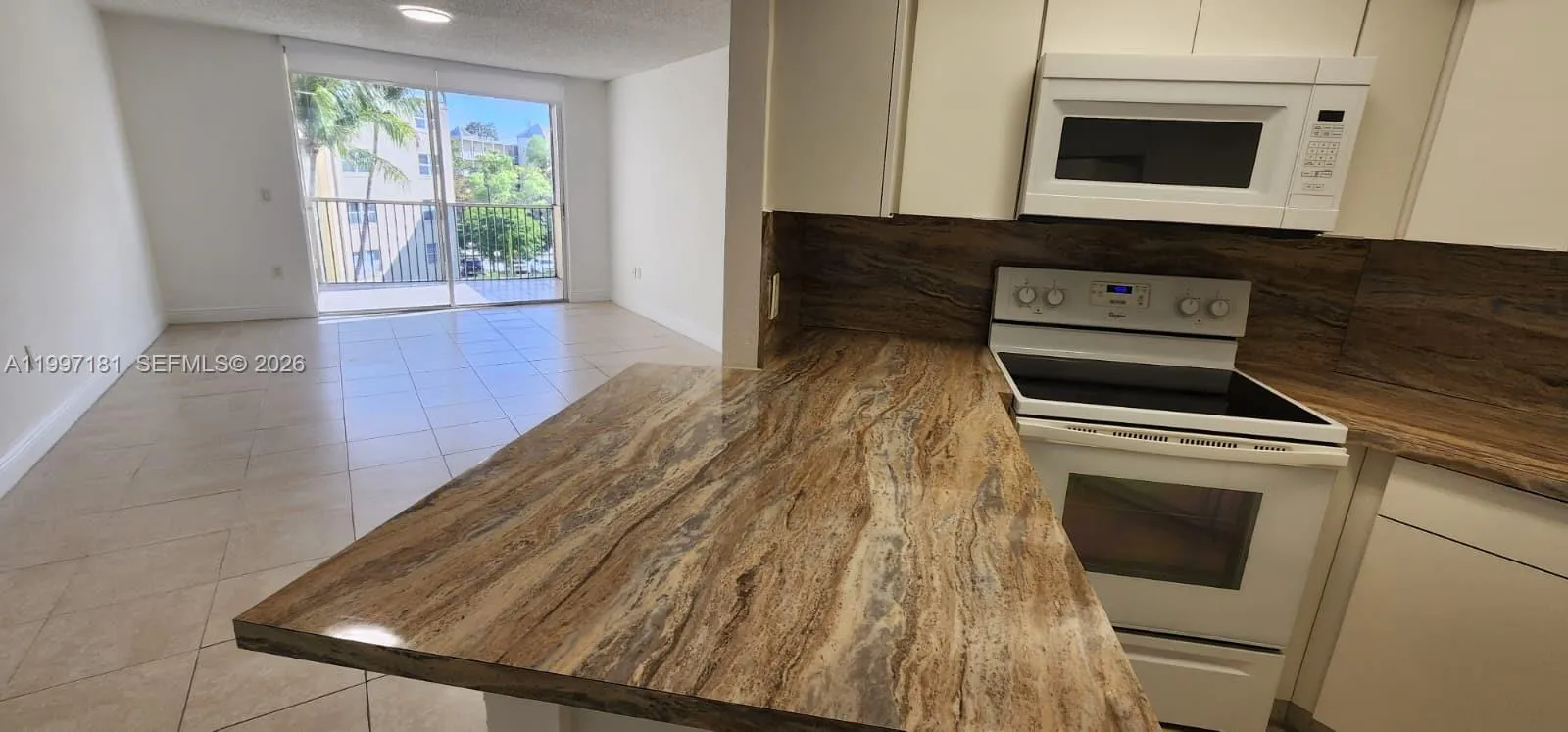 8255 Lake Dr # 405, Doral FL 33166