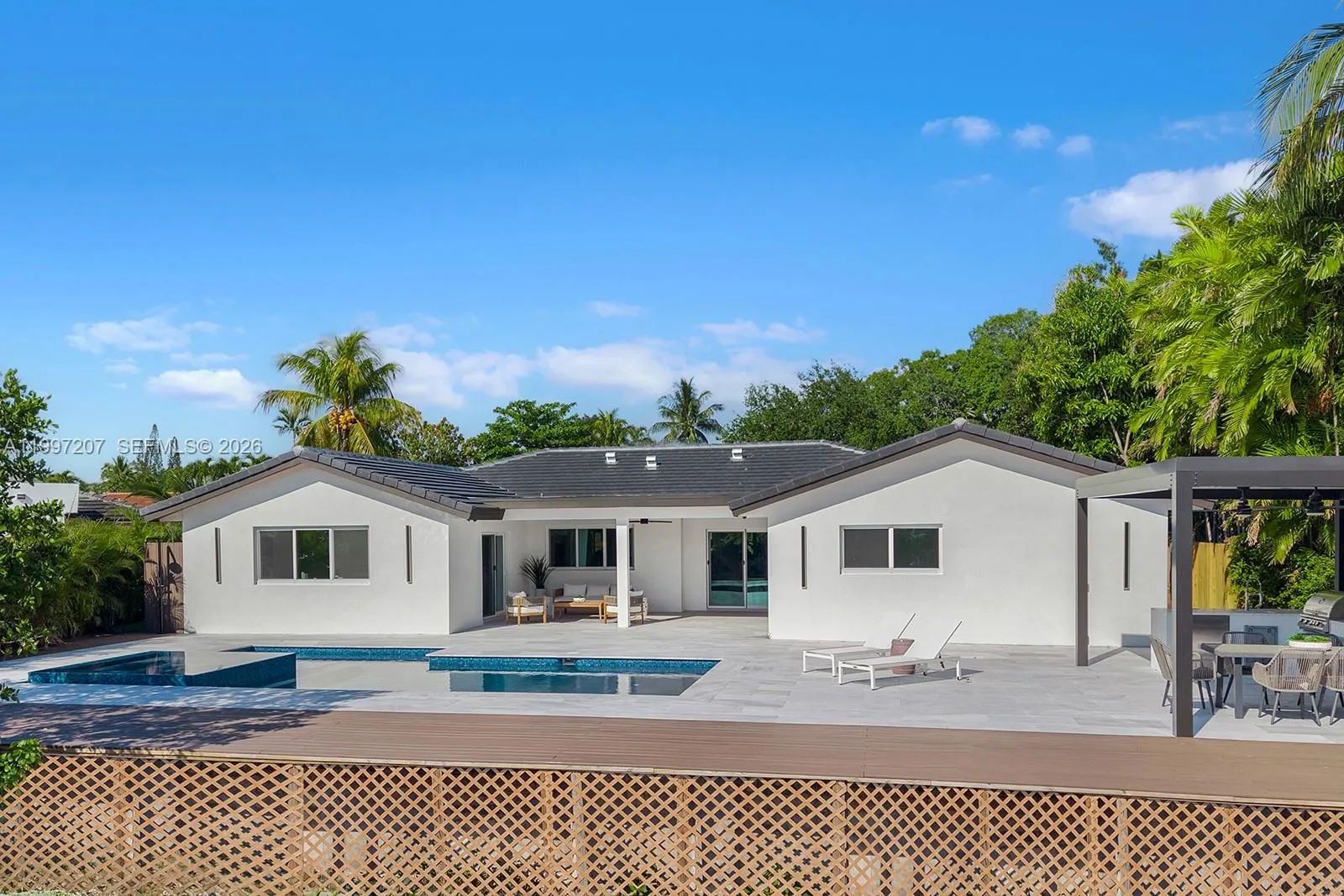 19721 NE 23 Ave, Miami FL 33180