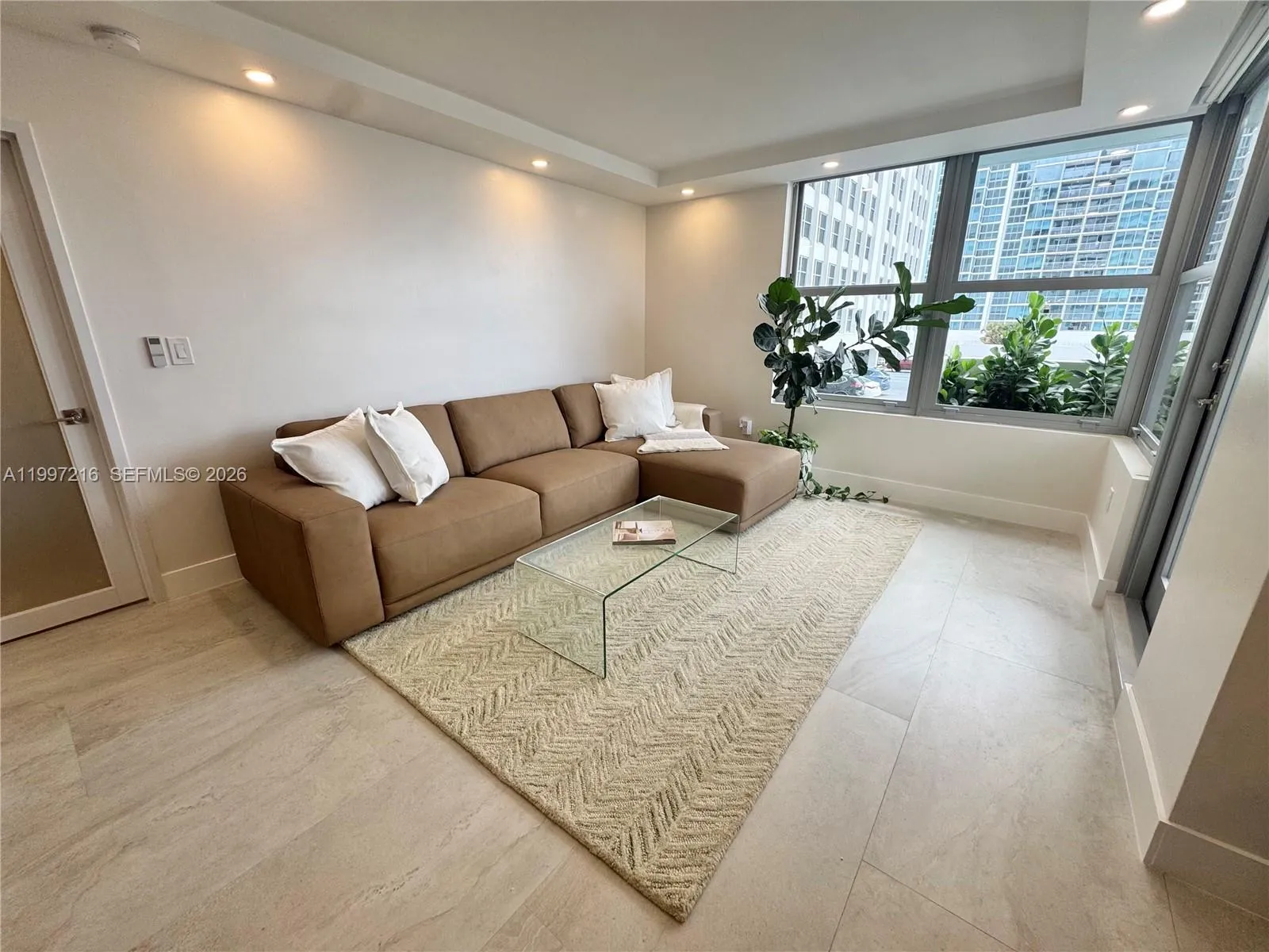 2899 Collins Ave # 424, Miami Beach FL 33140