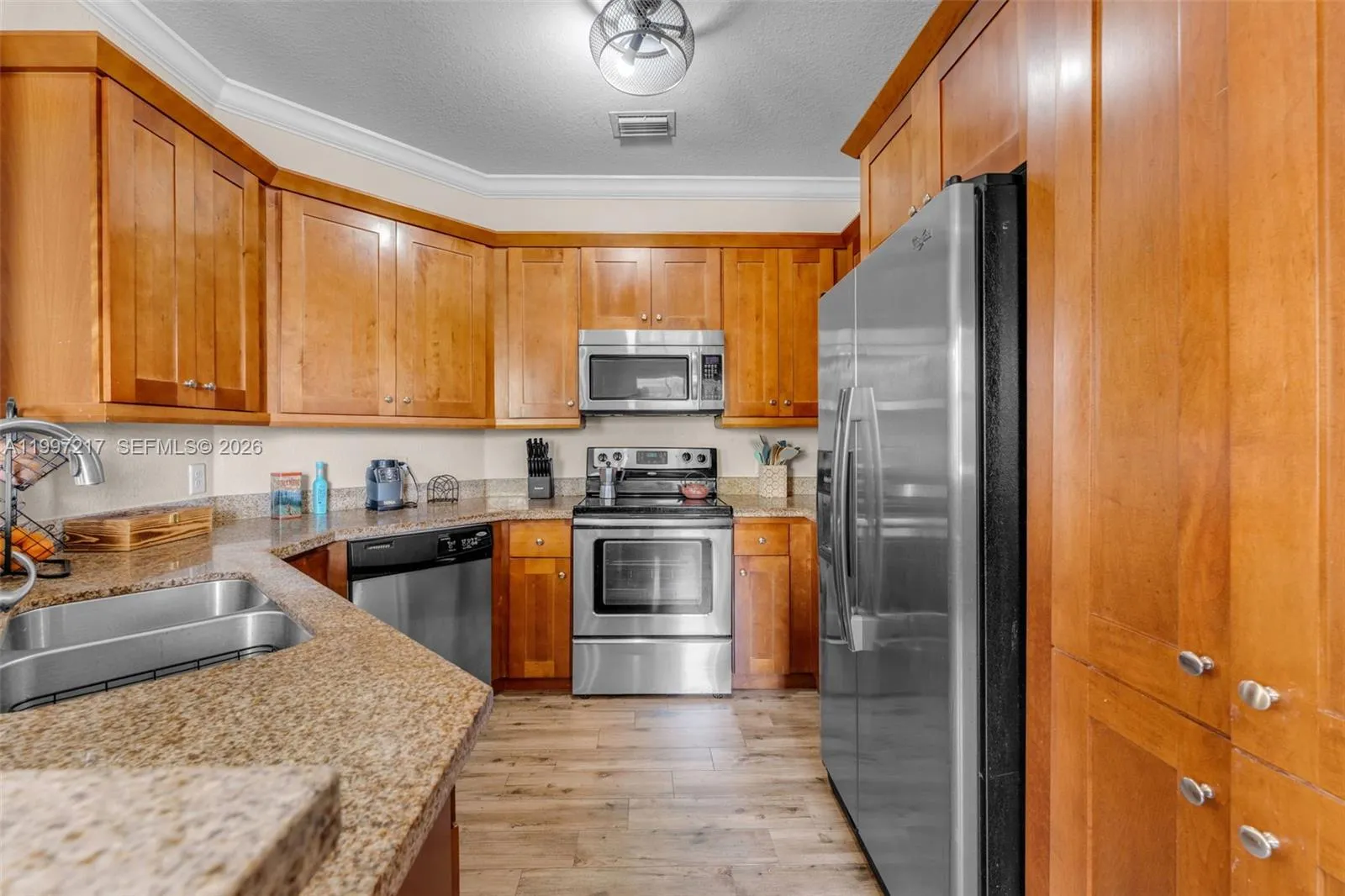 10012 NW 7th St # 206, Miami FL 33172