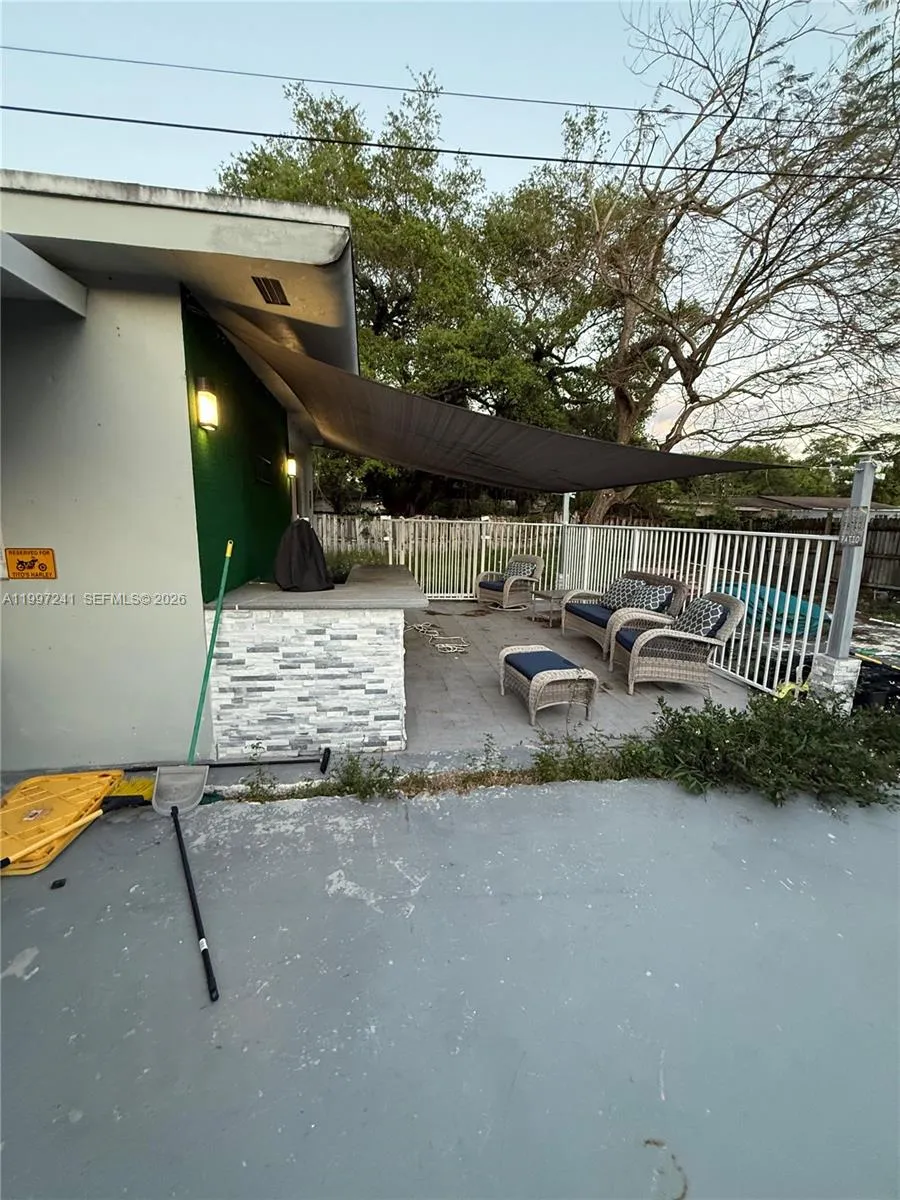 502 NE 163rd St, Miami FL 33162