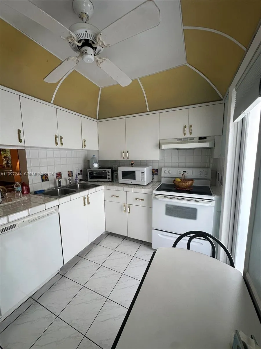 1445 Atlantic Shores Blvd # 307, Hallandale Beach FL 33009