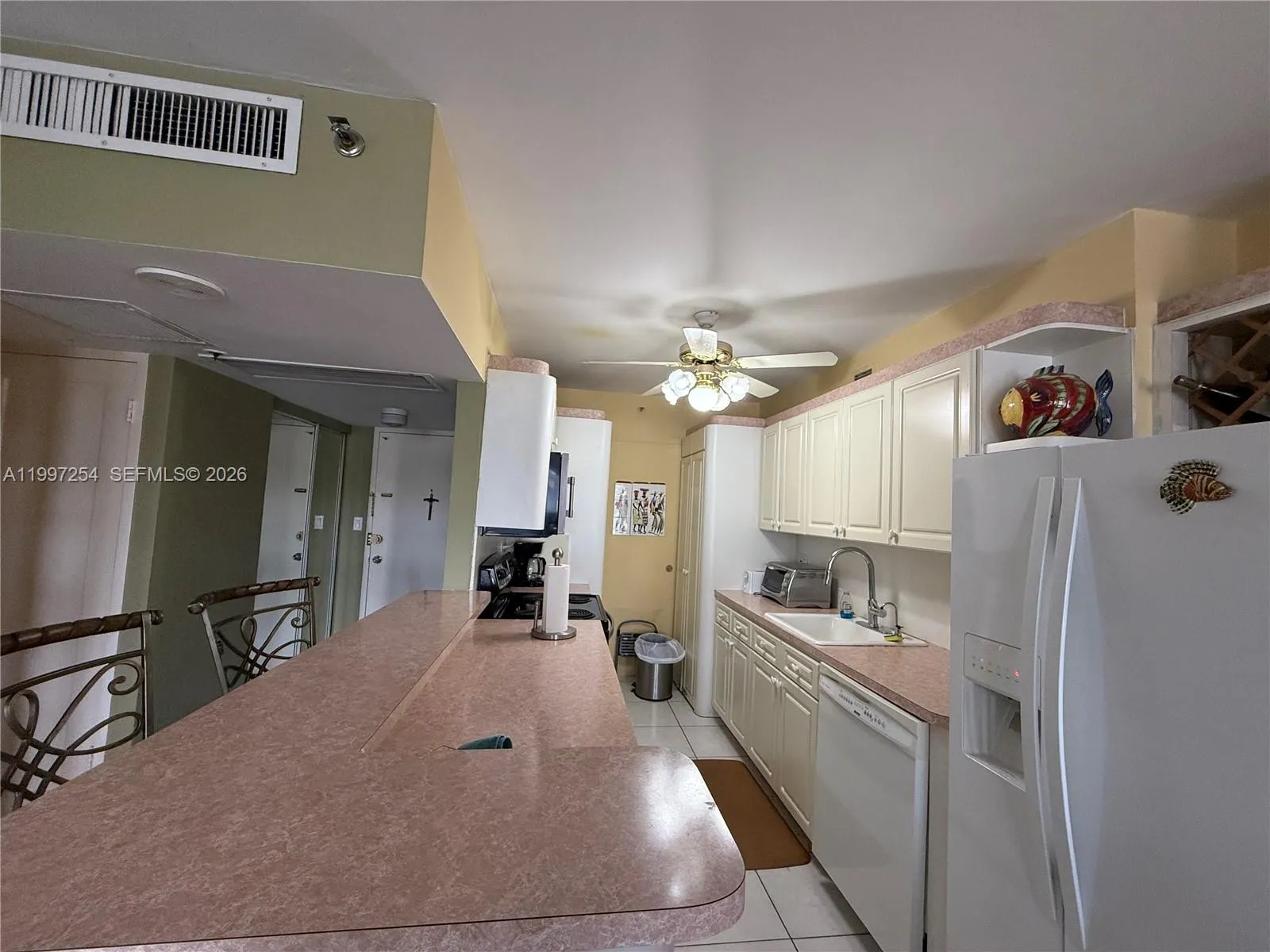 100 Lincoln Rd # 422, Miami Beach FL 33139