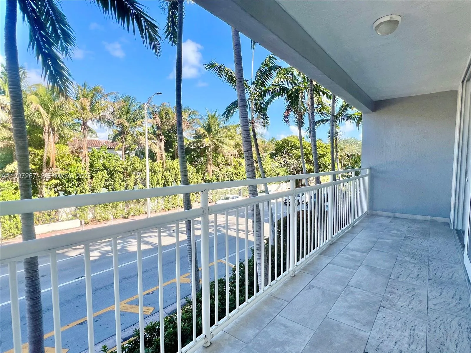 7832 Collins Ave # 304, Miami Beach FL 33141