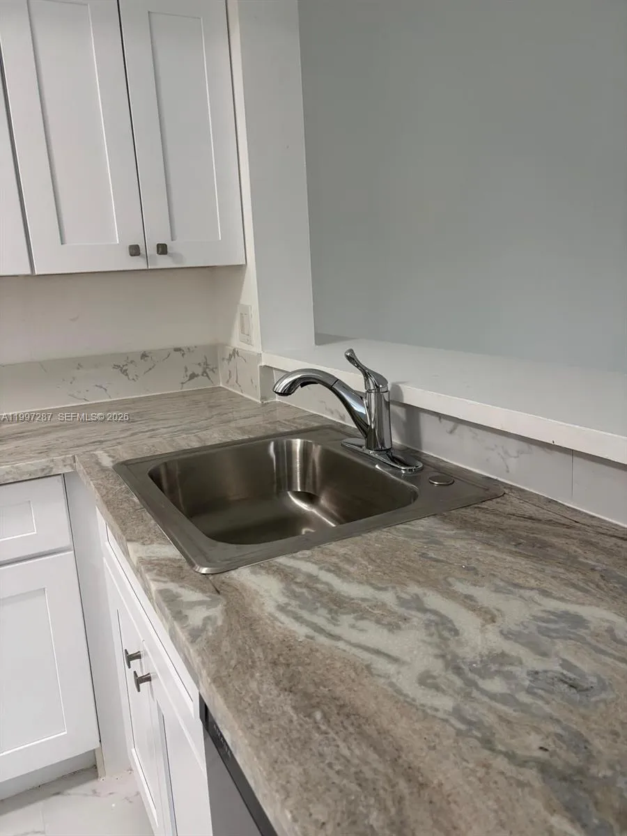 18840 NW 57th Ave # 301, Hialeah FL 33015