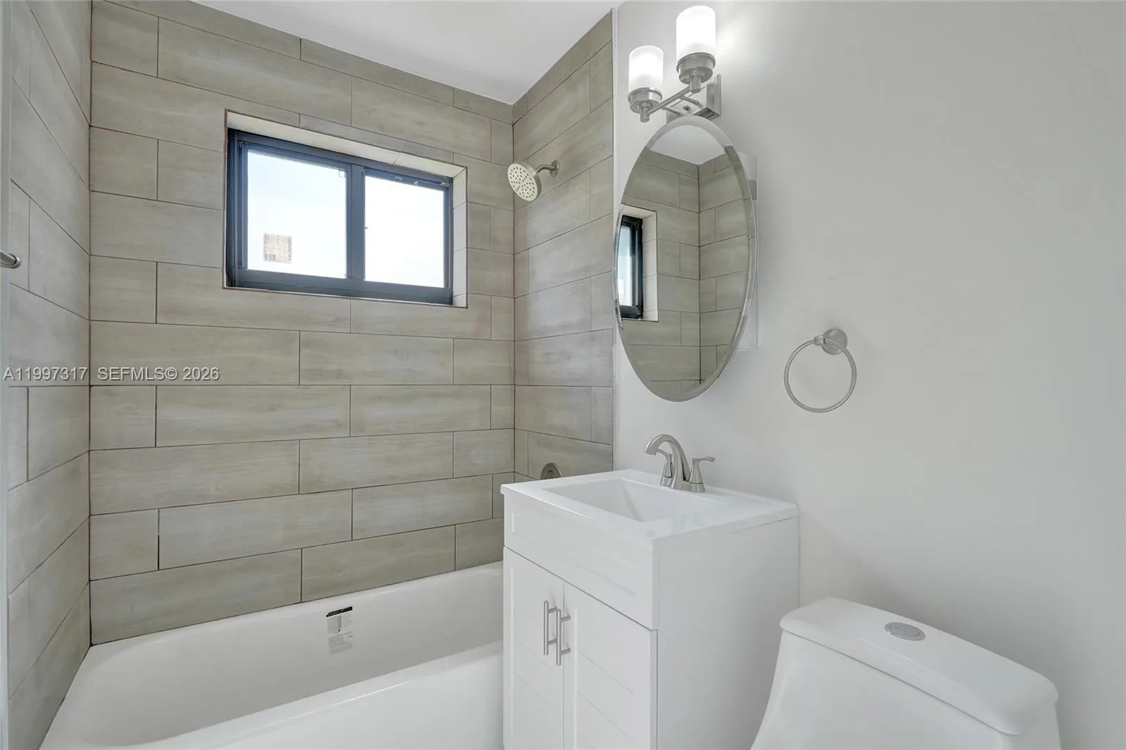 136 Miami Gardens Rd, West Park FL 33023