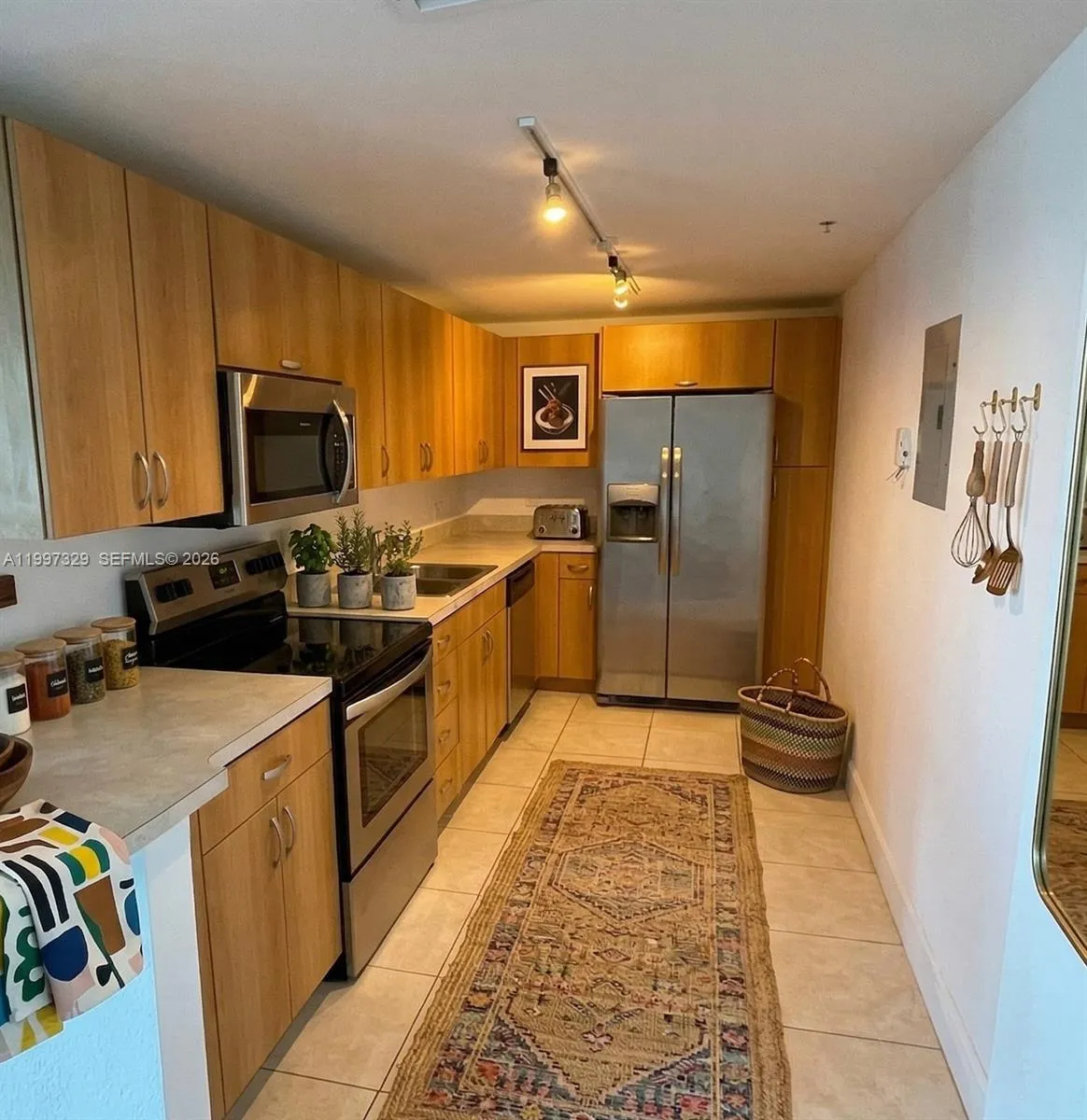 7501 E Treasure Dr # 3D, North Bay Village FL 33141