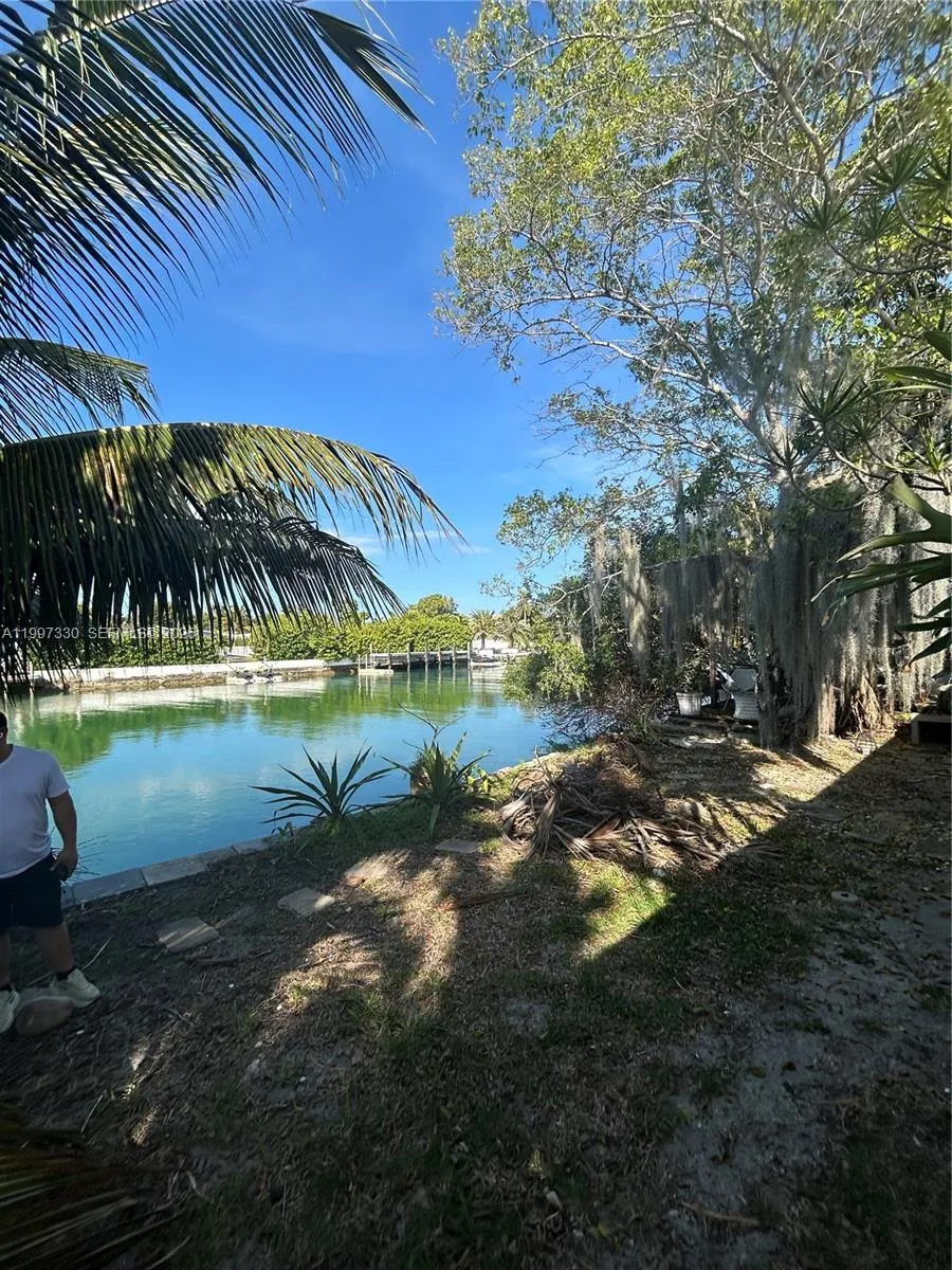 1795 Calais Dr # 1, Miami Beach FL 33141