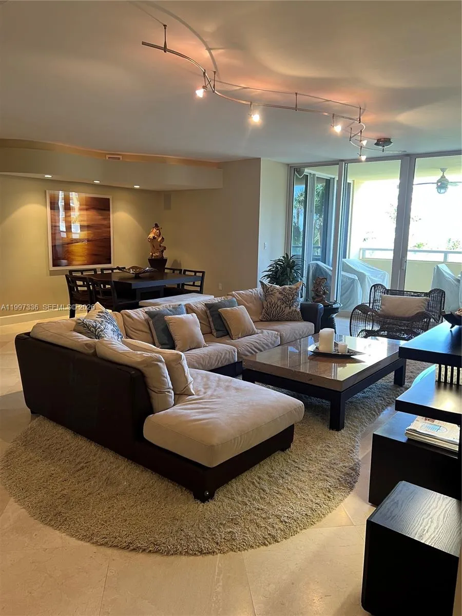 445 Grand Bay Dr # 412, Key Biscayne FL 33149