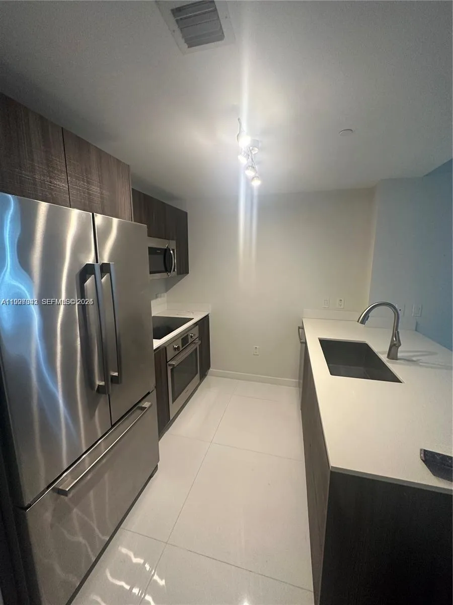 488 NE 18th St # 2005, Miami FL 33132