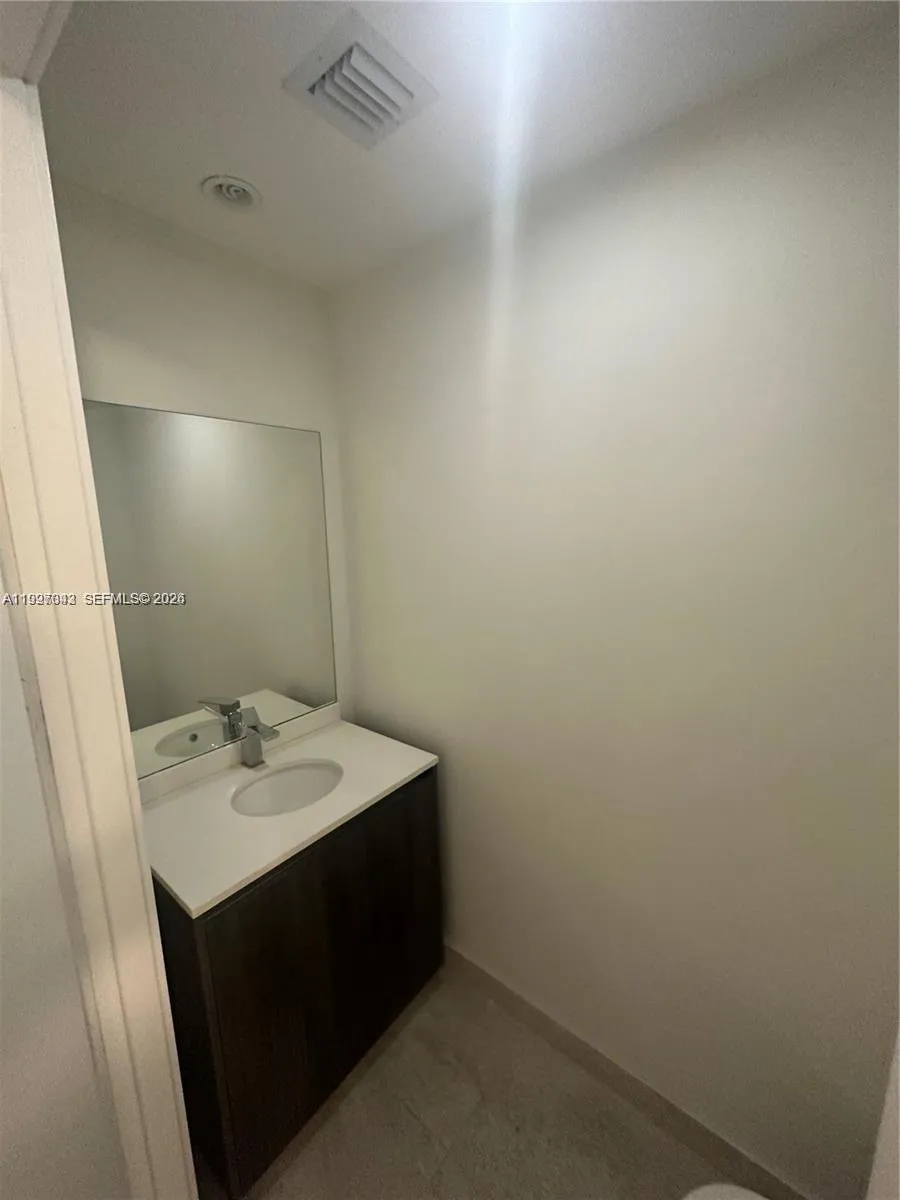 488 NE 18th St # 2005, Miami FL 33132