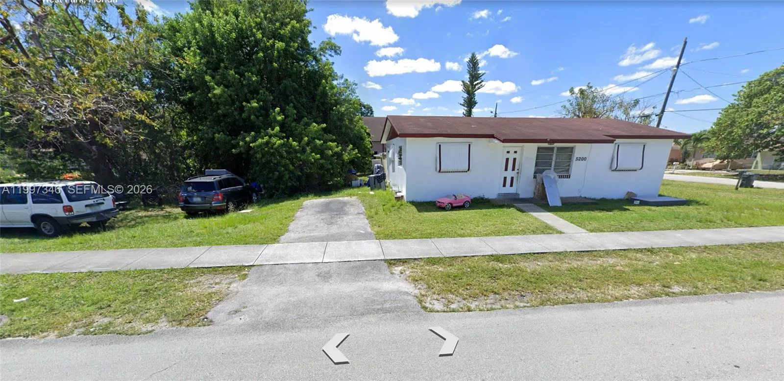 2 bedroom 1 bath for sale at 5200 SW 21st St, West Park FL 33023
