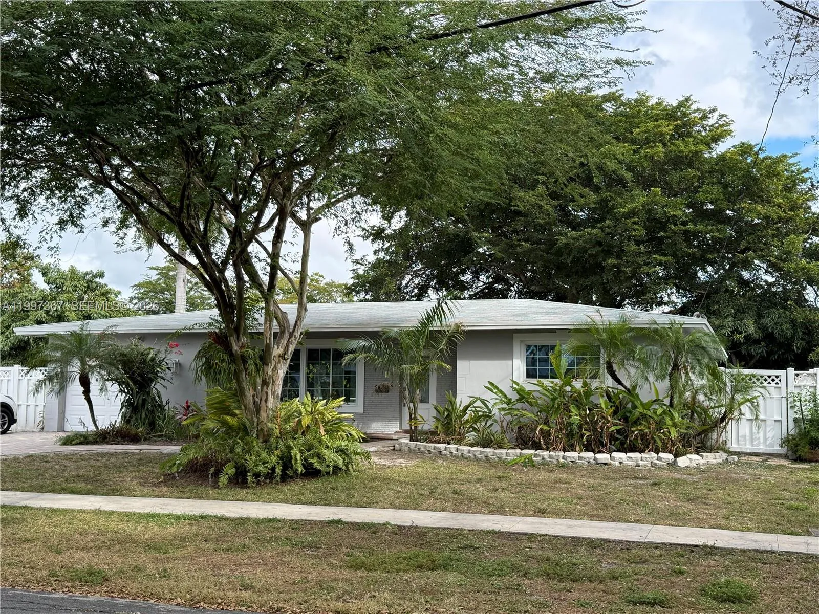 410 SW 56th Ave, Plantation FL 33317