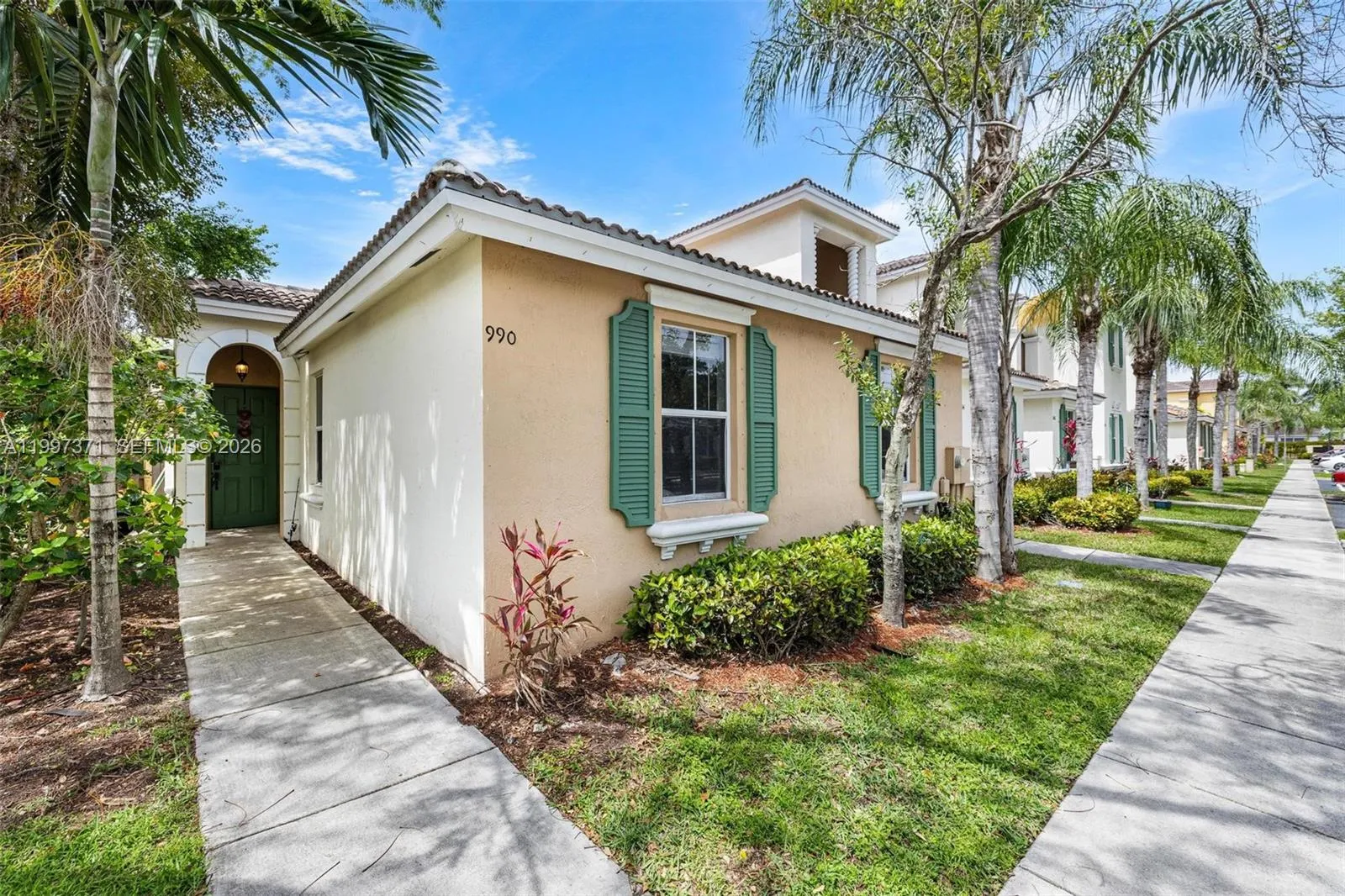 990 NE 42nd Pl, Homestead FL 33033