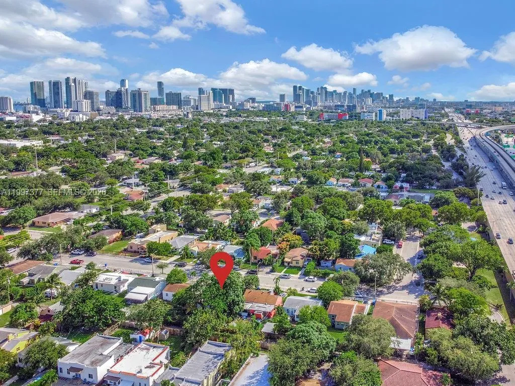 547 NW 49th St, Miami FL 33127