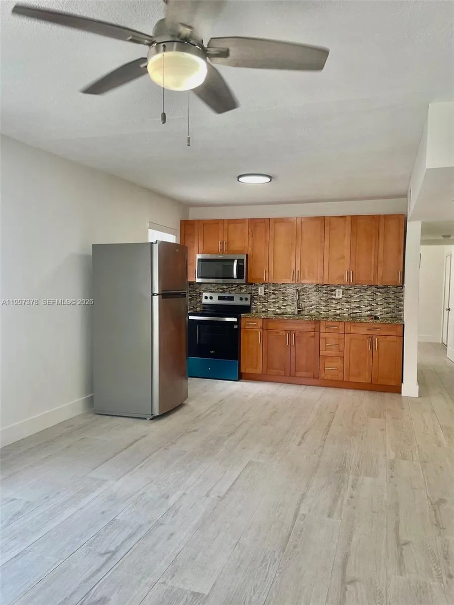 221 SW 9 AVE # 1, Miami FL 33130