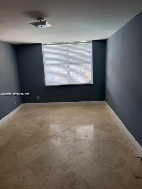 488 NW 165th St Rd # 408, Miami FL 33169