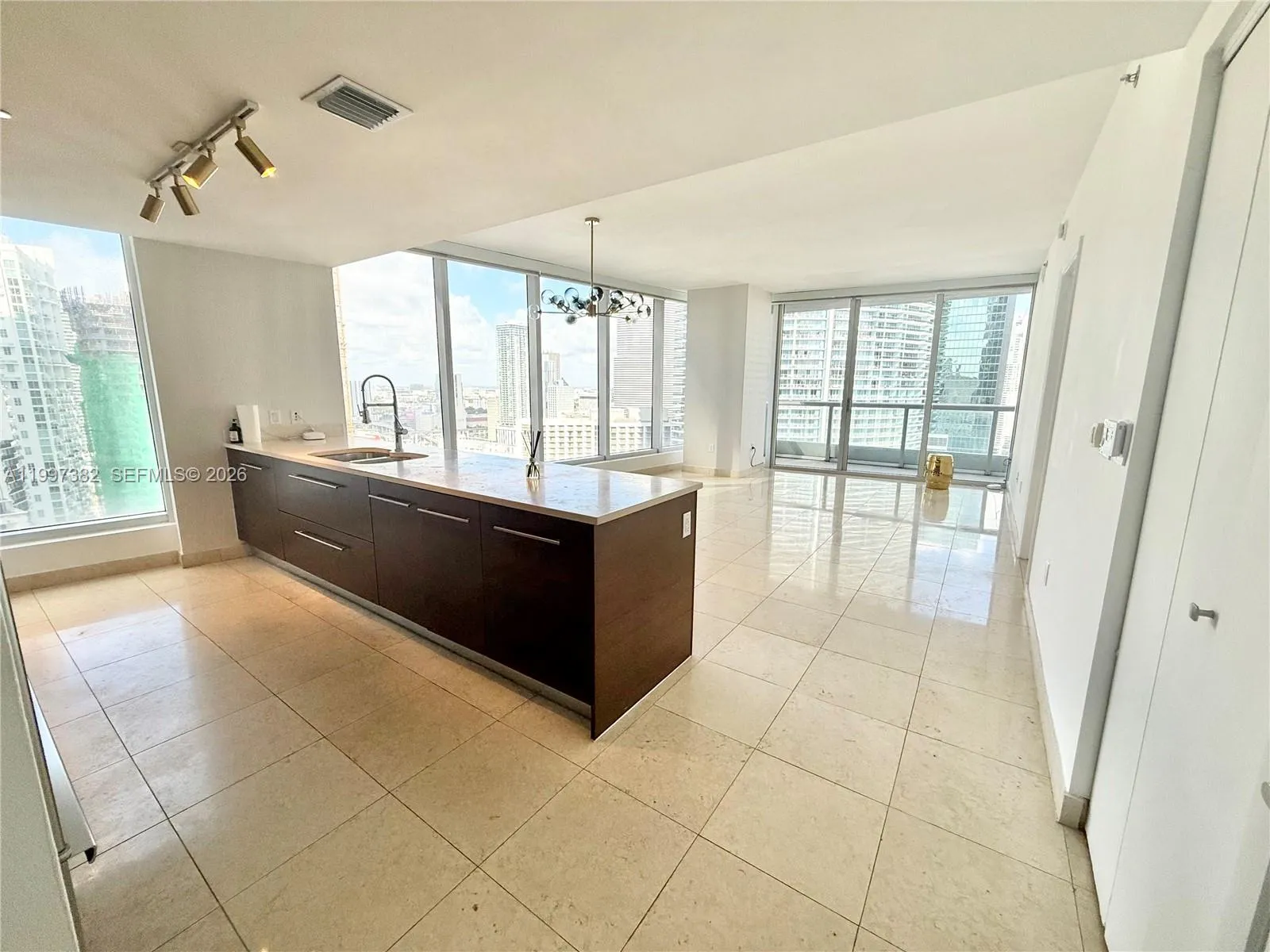 475 Brickell Ave # 2915, Miami FL 33131