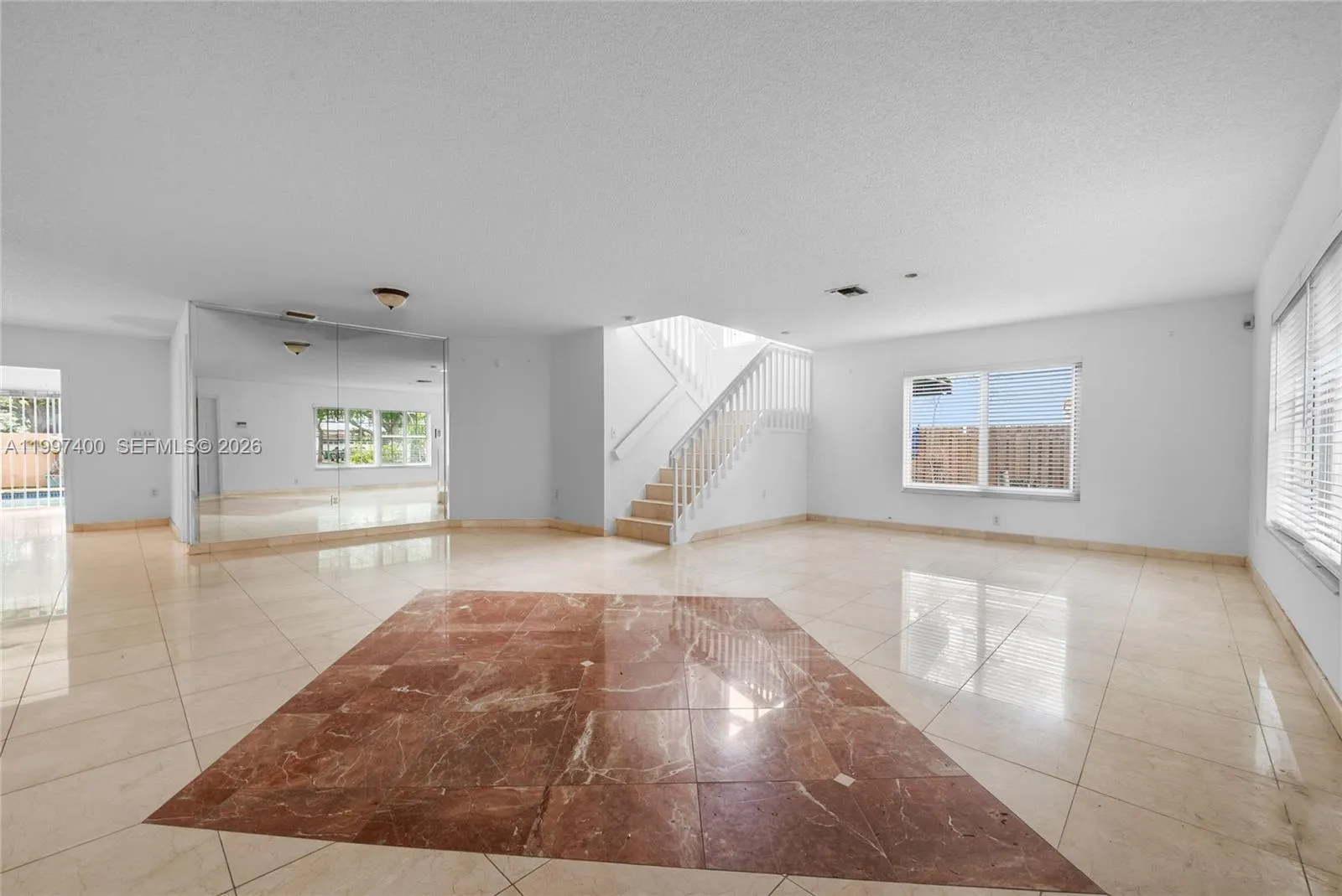 8724 NW 189th Ter, Hialeah FL 33018