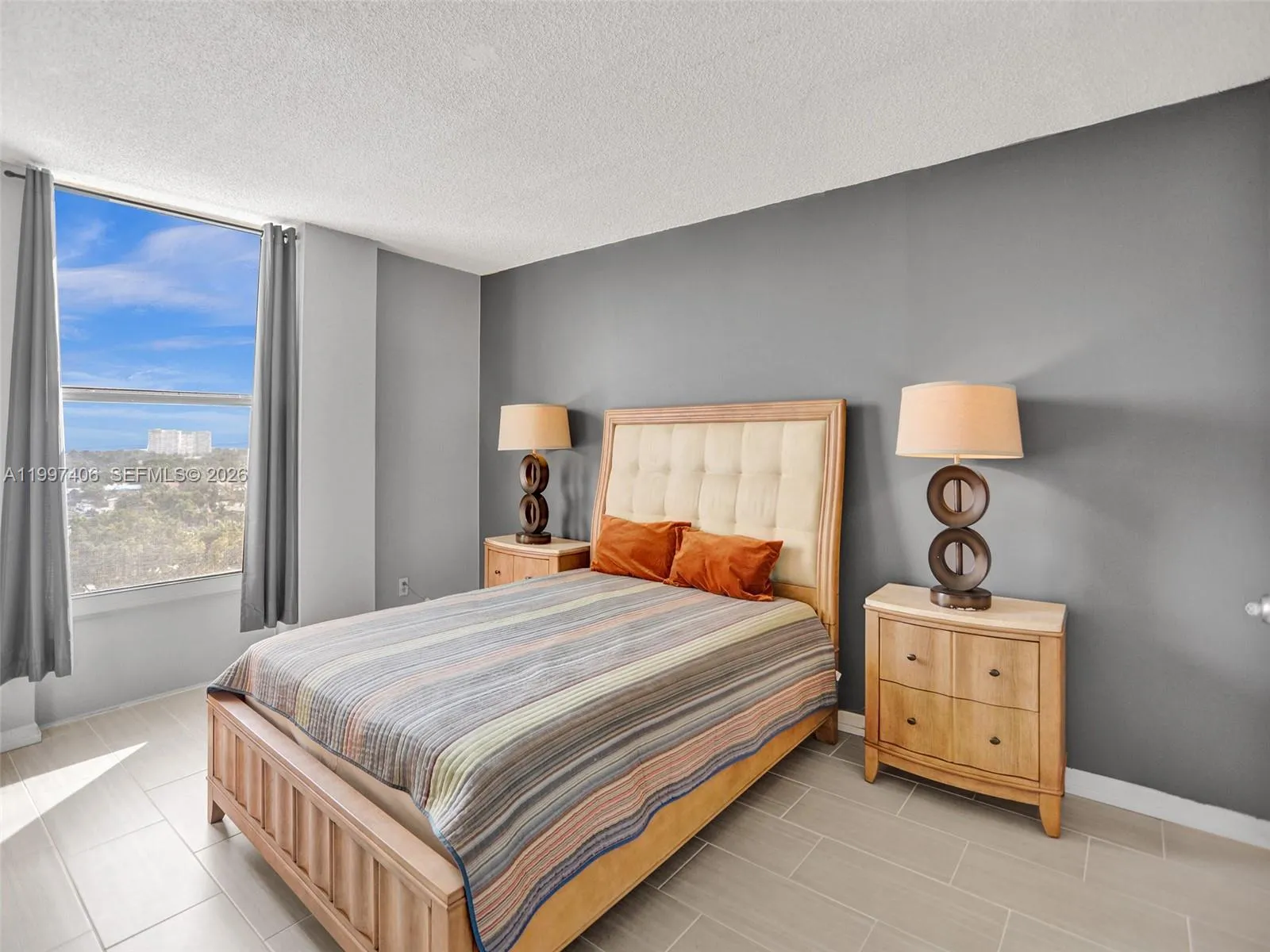 2020 NE 135th St # 906, North Miami FL 33181