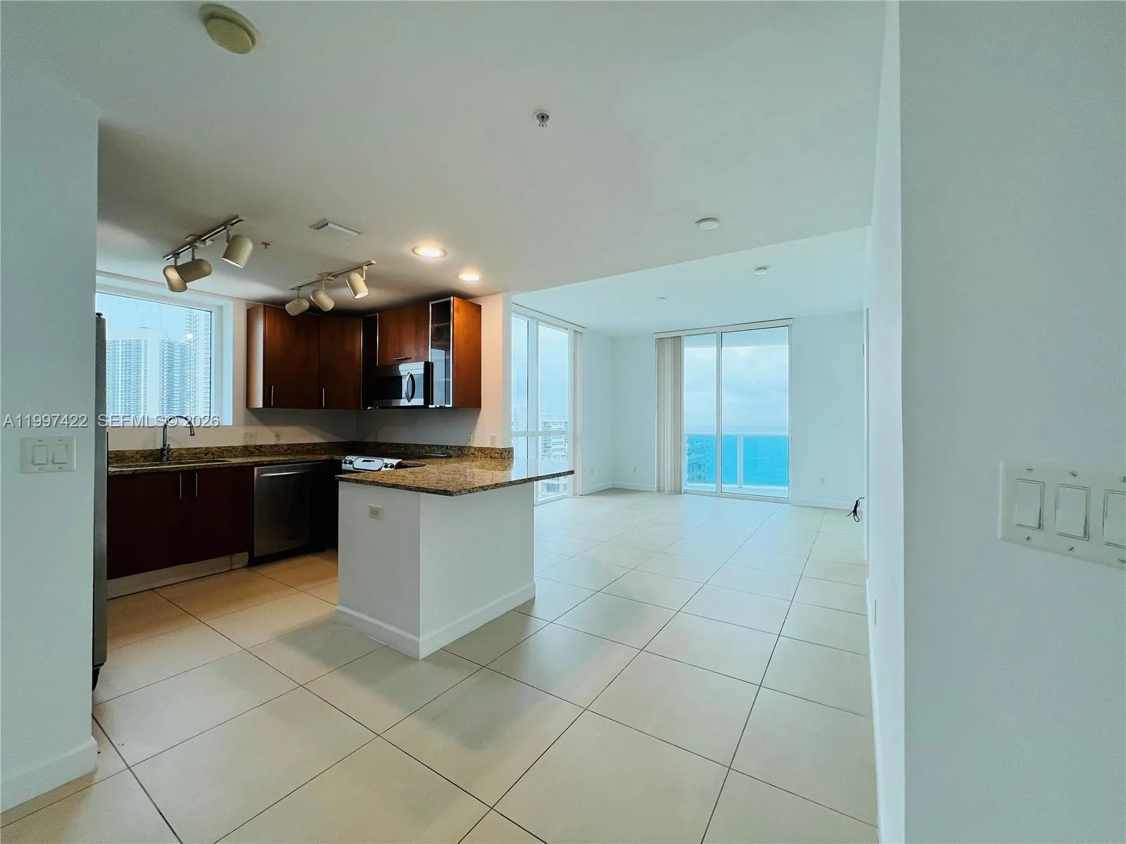 1945 S Ocean Dr # 2114, Hallandale Beach FL 33009