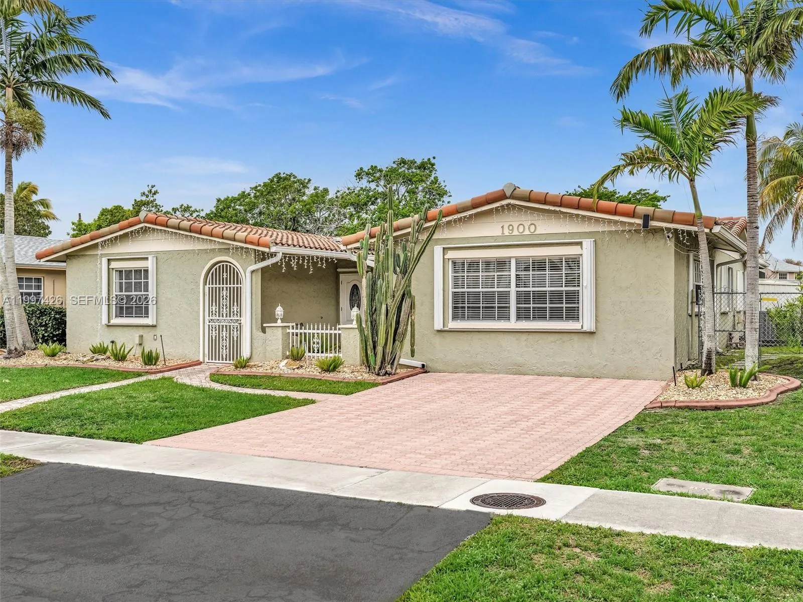 1900 NW 95th Ave, Pembroke Pines FL 33024