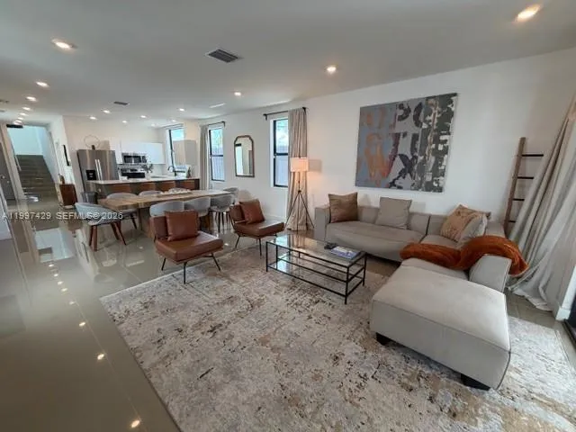 3645 SW 3 st, Miami FL 33135