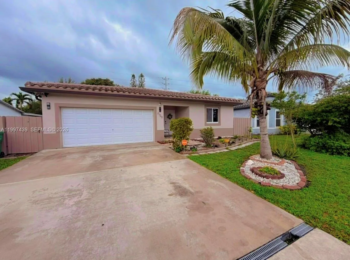 3 bedroom 2 bath for sale at 2720 NW 11th St, Fort Lauderdale FL 33311