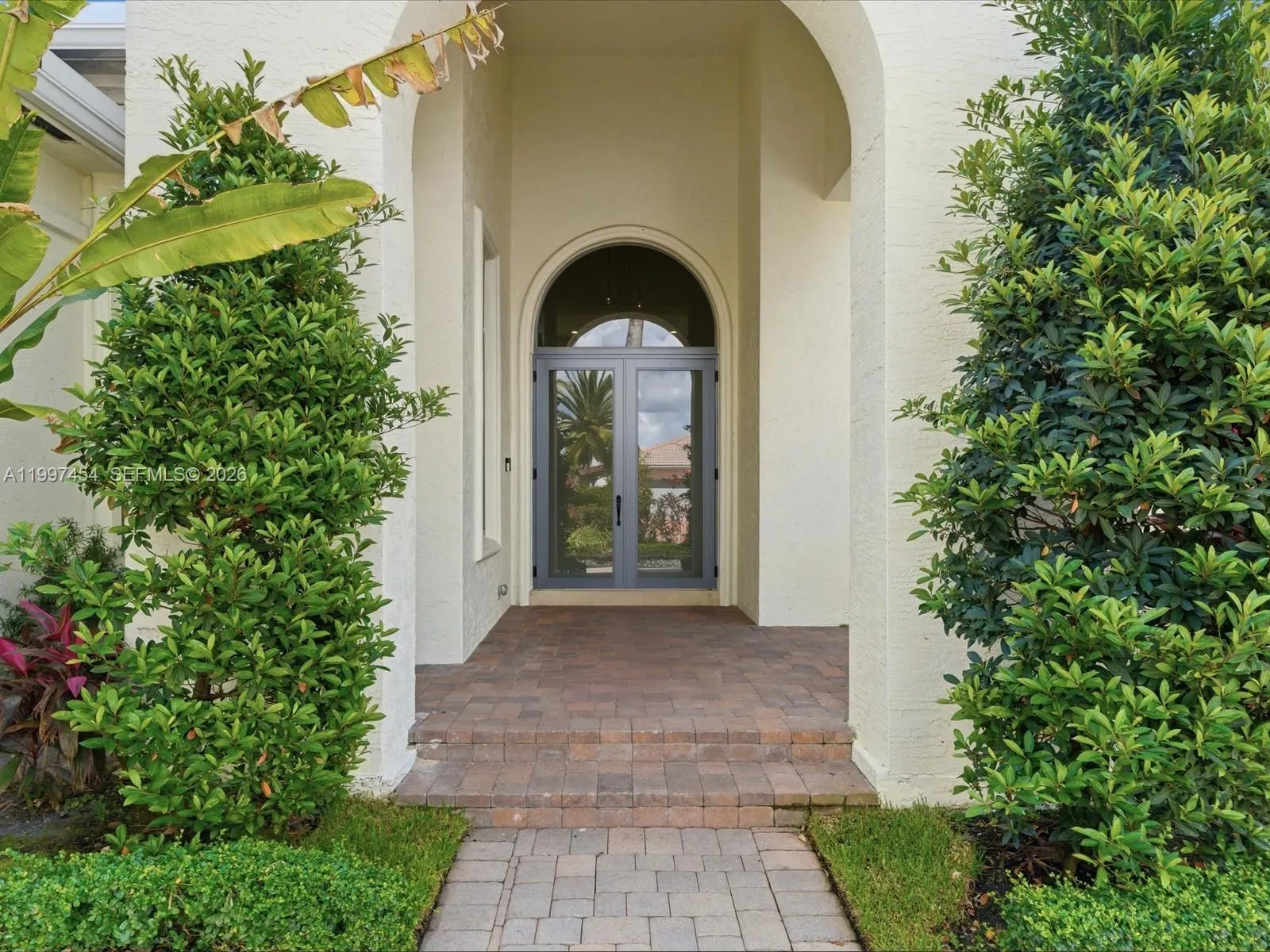 770 Leigh Palm Ave, Plantation FL 33324