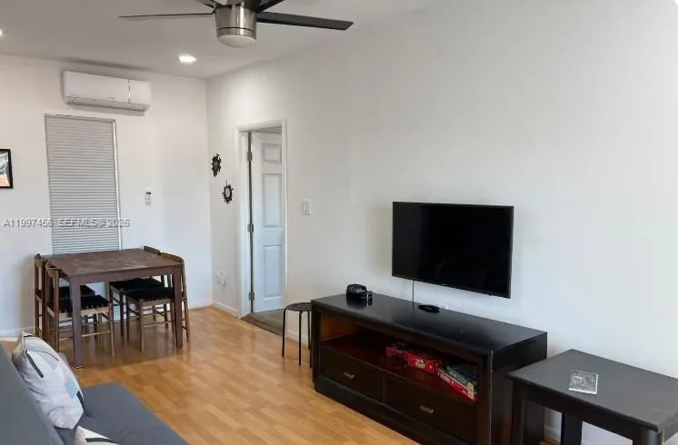 2160 SW 17th St # 2160, Miami FL 33145