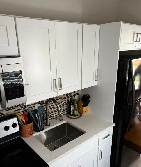 2160 SW 17th St # 2160, Miami FL 33145