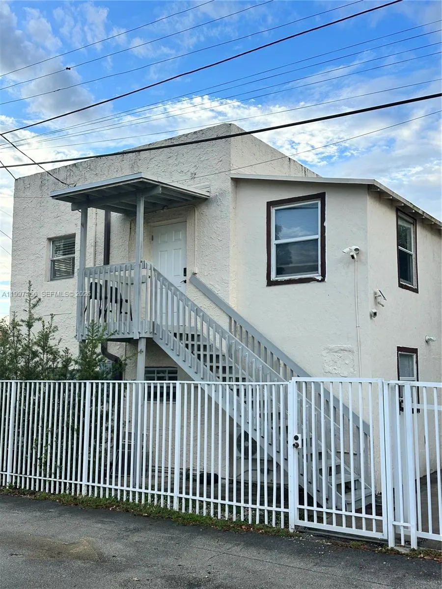 2160 SW 17th St # 2162, Miami FL 33145