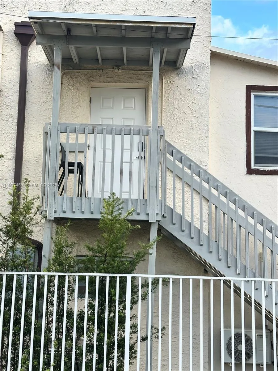 2160 SW 17th St # 2162, Miami FL 33145