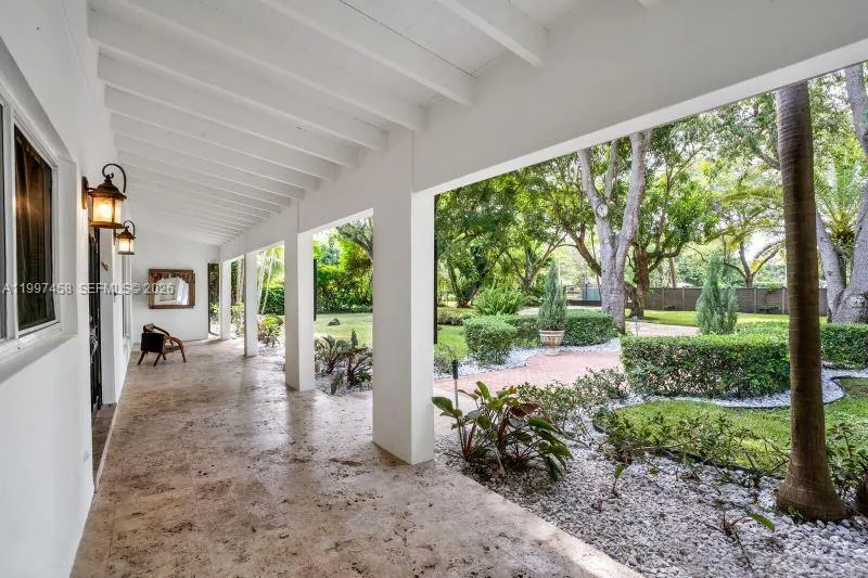 7405 SW 79th Ct, Miami FL 33143