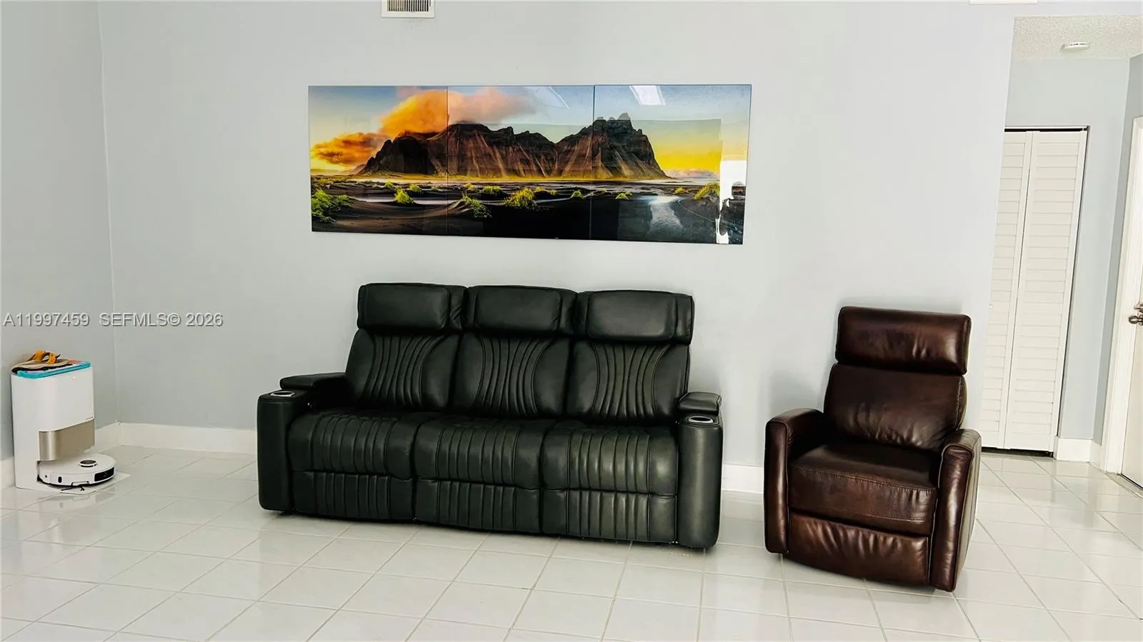 18901 NW 77th Ct, Hialeah FL 33015