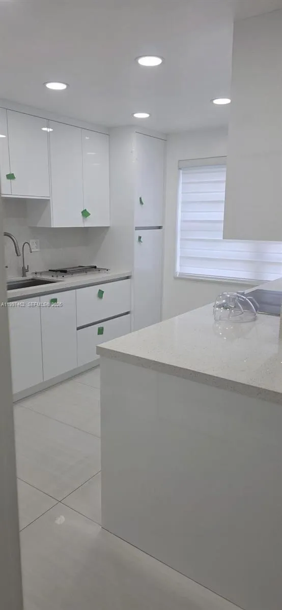 6901 Cypress Rd # B17, Plantation FL 33317