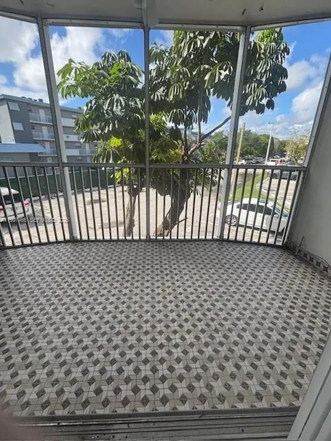 1680 NE 191st St # 2, Miami FL 33179