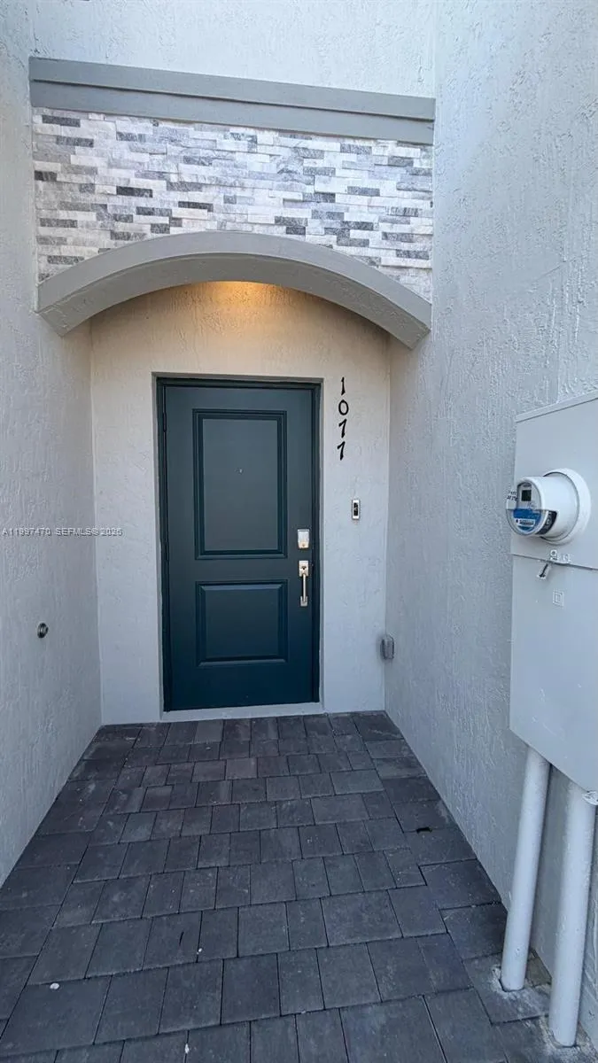 1077 SE 2nd Ter # 1077, Florida City FL 33034