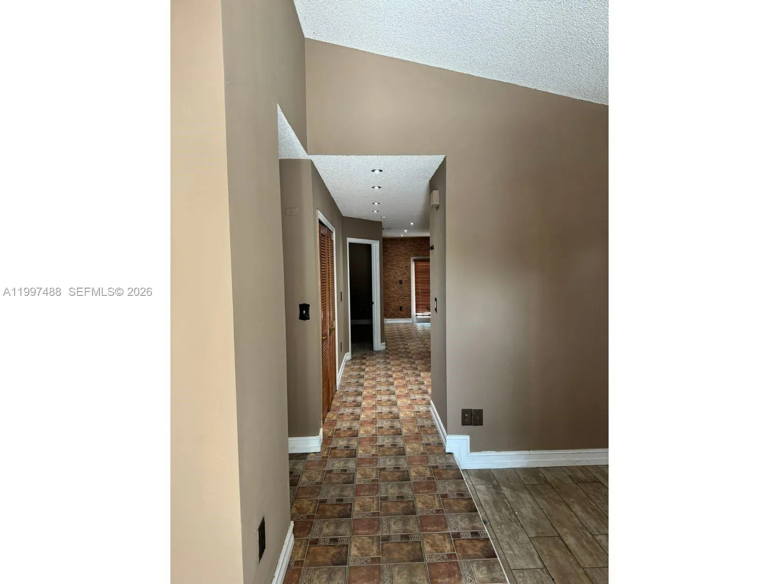 6936 W 25th Ave, Hialeah FL 33016