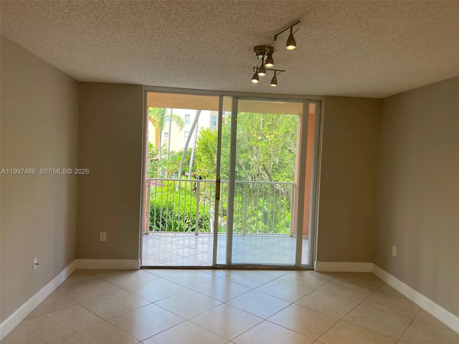 19701 E Country Club Dr # 5208, Aventura FL 33180