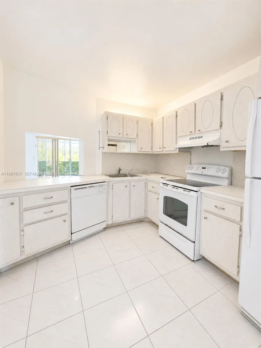 1780 NE 191st St # 300, Miami FL 33179