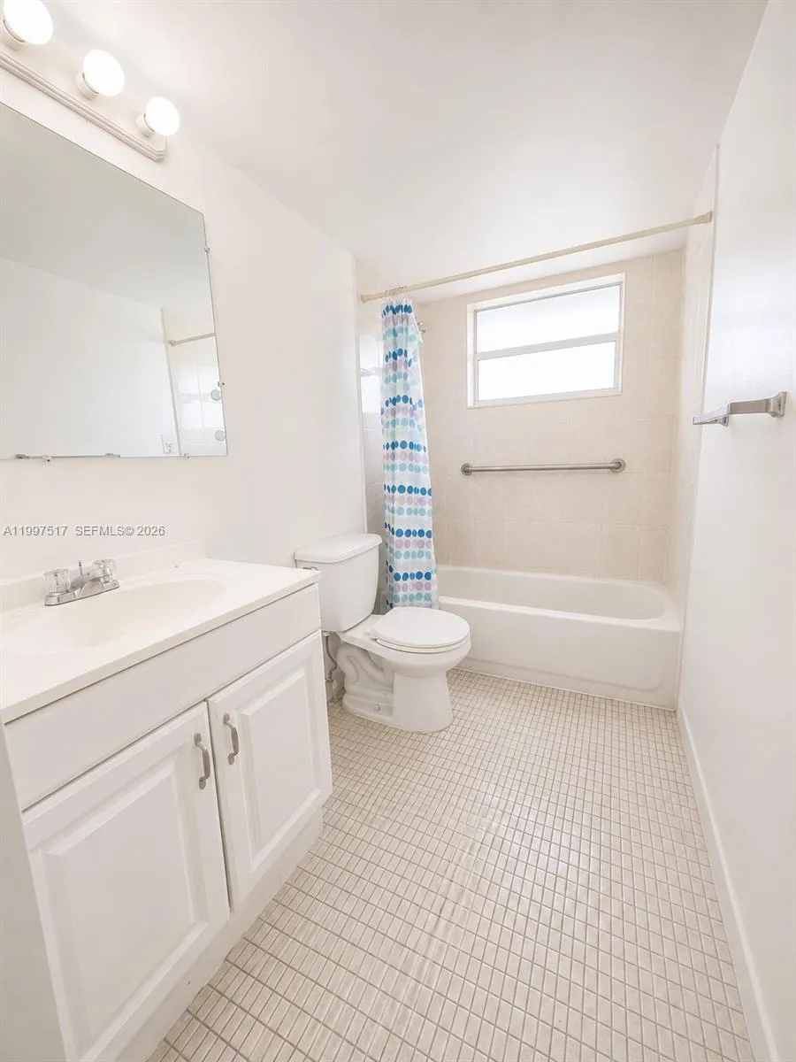 1780 NE 191st St # 300, Miami FL 33179