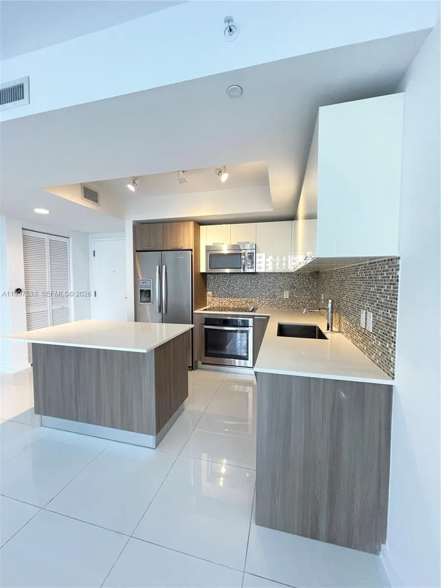 5252 NW 85th Ave # 303, Doral FL 33166